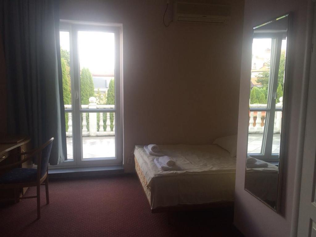 Rezydencja Parkowa Hotel Warschau Kamer foto
