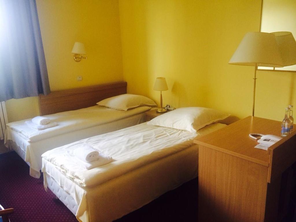 Rezydencja Parkowa Hotel Warschau Kamer foto