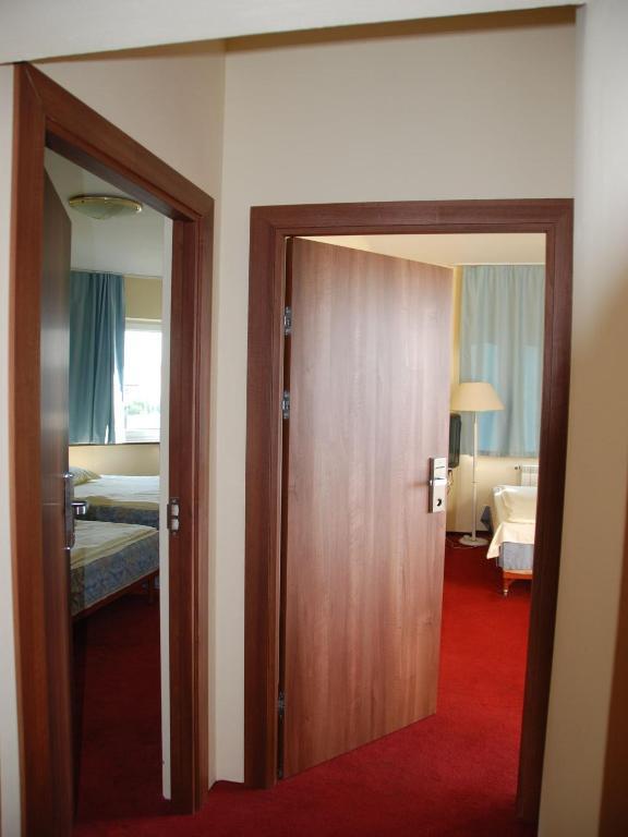 Rezydencja Parkowa Hotel Warschau Buitenkant foto